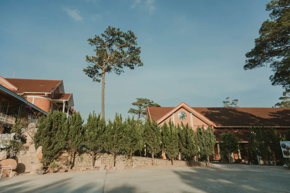 Chăn ga gấp sẵn cho khách